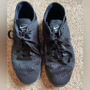 Nike Tri Fit sneakers